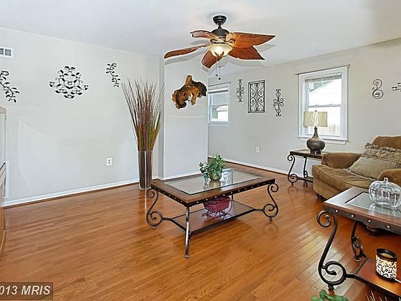 3rd image of 3405 Elmwood Dr