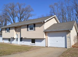 1107 Eisenhower Dr #AB, Pekin, IL 61554