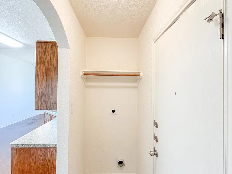 3808 John Chisholm Loop #B — Photo 12