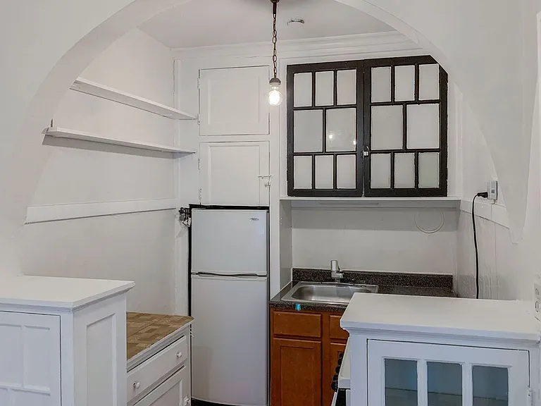 428-36 W. Surf — Photo 19