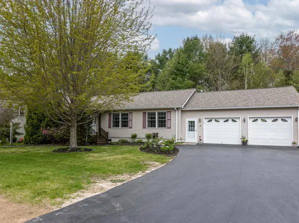 29 Anthony Avenue, Topsham, ME 04086