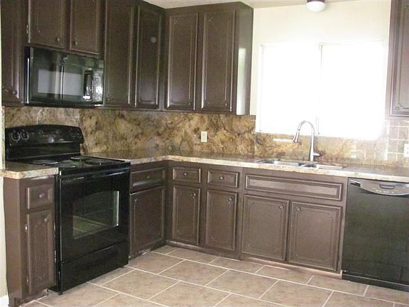 3rd image of 3412 Moonview Dr