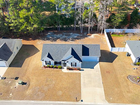 2nd image of 233 MacArthur Dr.