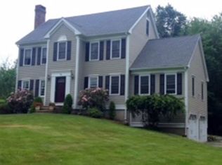 36 Park St, Pepperell, MA 01463