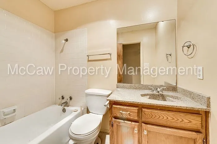 2913 Green Ridge St — Photo 6