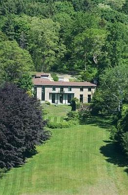 1st image of 32 Brackenbury Ln