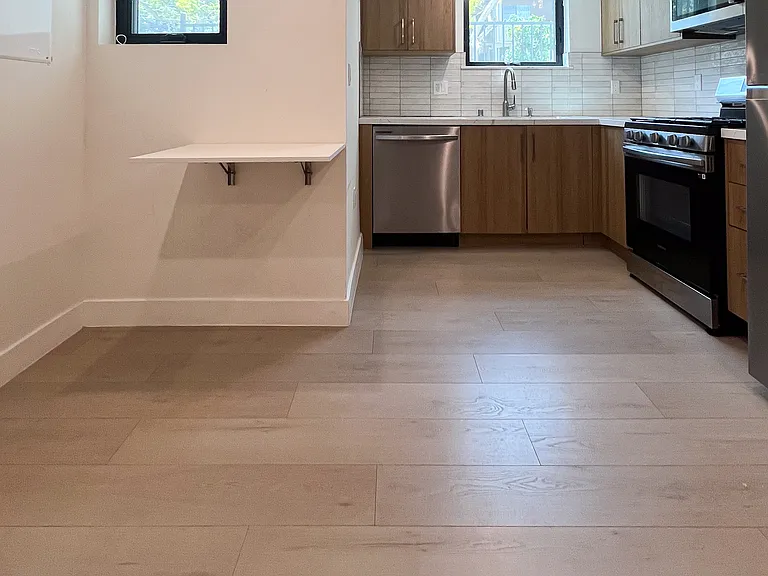 941 N Martel Ave #100B — Photo 5
