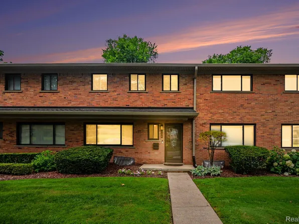 144 E Hickory Grove Rd, Bloomfield Hills, MI 48304