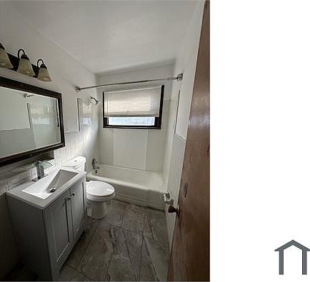 3rd image of 1450 Fairmeadows Ln