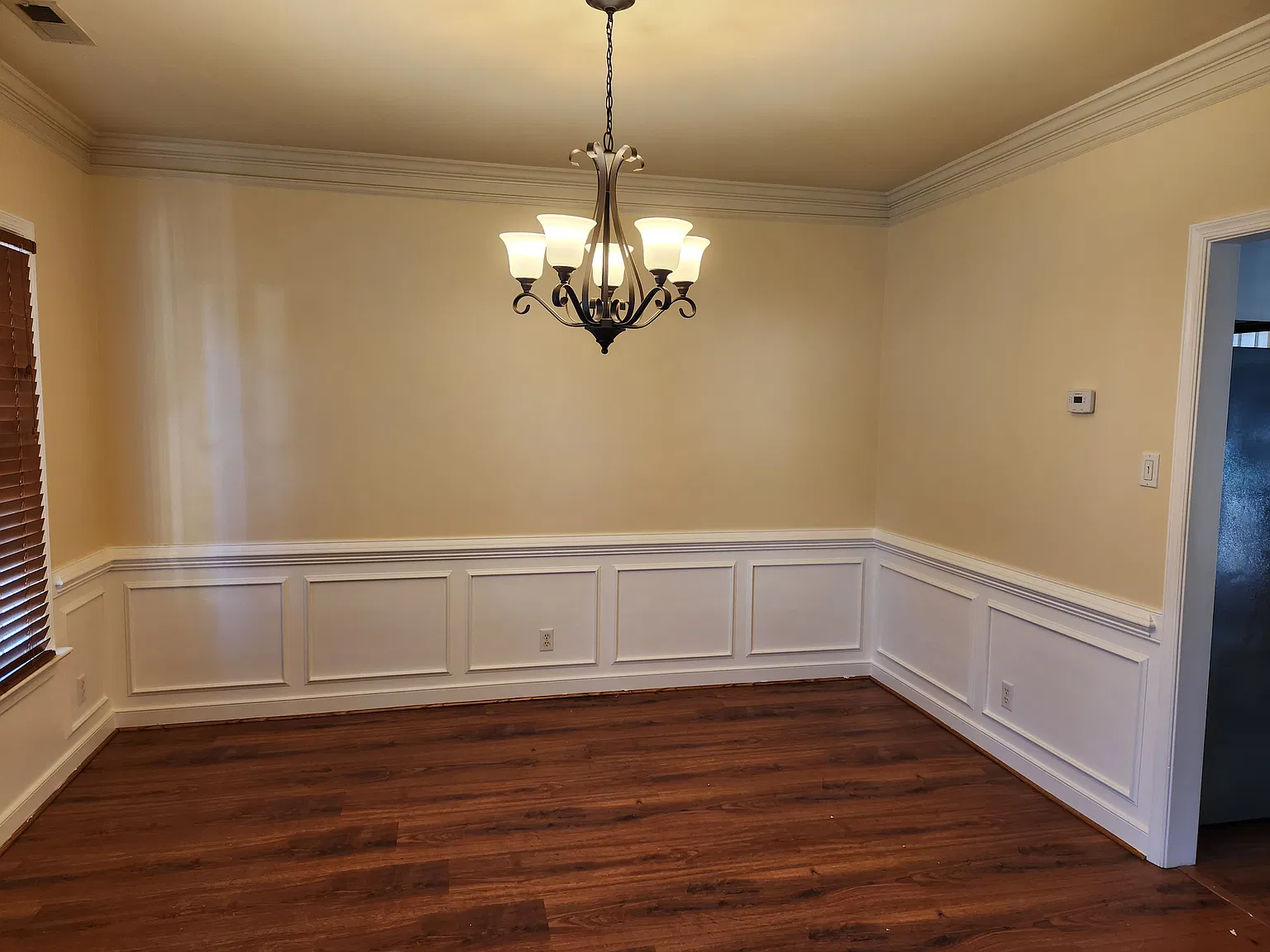 4 bed, 2.5 bath, 2269 sqft, $2,700 — Photo 2