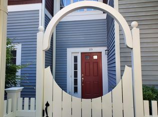 29 Railroad Pl, Pennington, NJ 08534