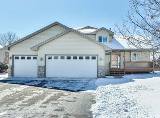 3245 Lake Ridge Dr, Big Lake, MN 55309