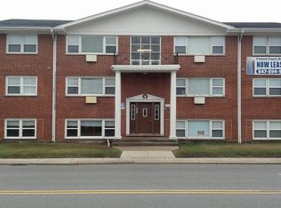 7821 43rd St APT 4C, Lyons, IL 60534