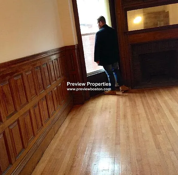 Beacon St — Photo 6