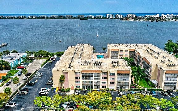 2nd image of 1502 S Lakeside Dr APT 107