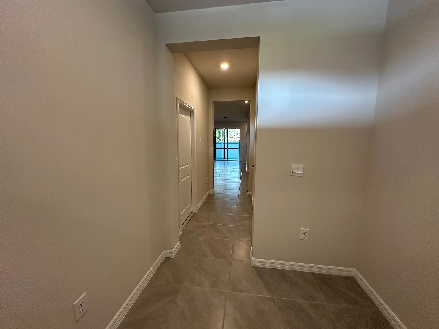 3 bed, 2.5 bath, 1673 sqft, $2,500 — Photo 2