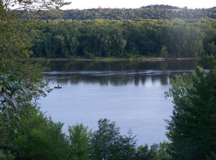 951 Monroe St S, Prescott, WI 54021