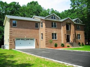 45 Sauna Rd, Ramsey, NJ 07446