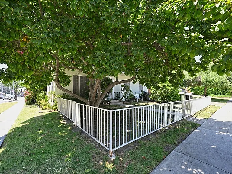 11063 Ohio Ave — Photo 50