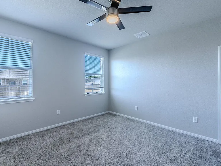 225 Baum Dr — Photo 9