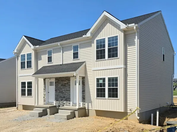 265 Locust St, New Holland, PA 17557