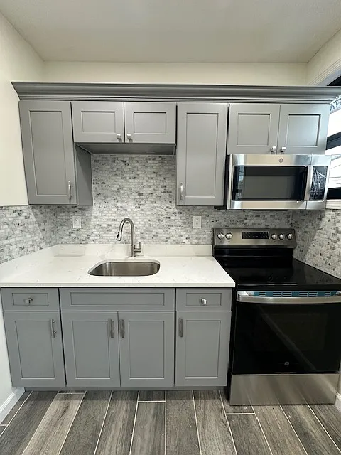 219-09 Hempstead Ave — Photo 4