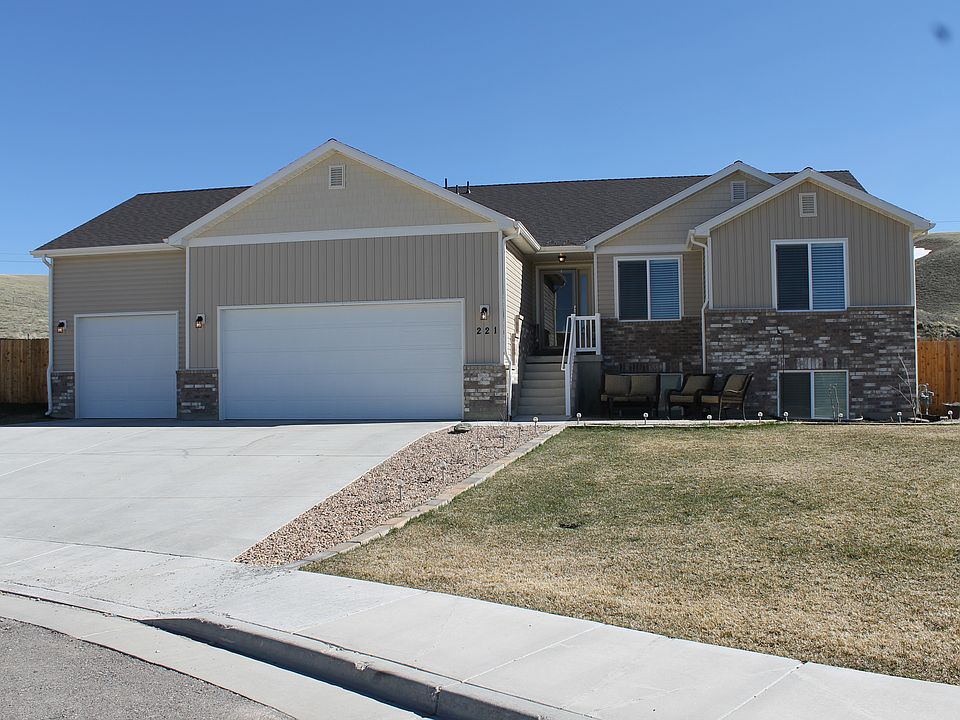 221 Hams Fork Dr.