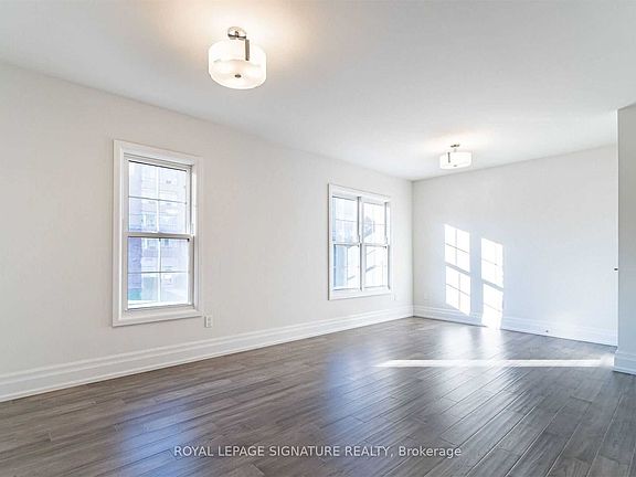 5th image of 760 Lakeshore Rd E Unit 202