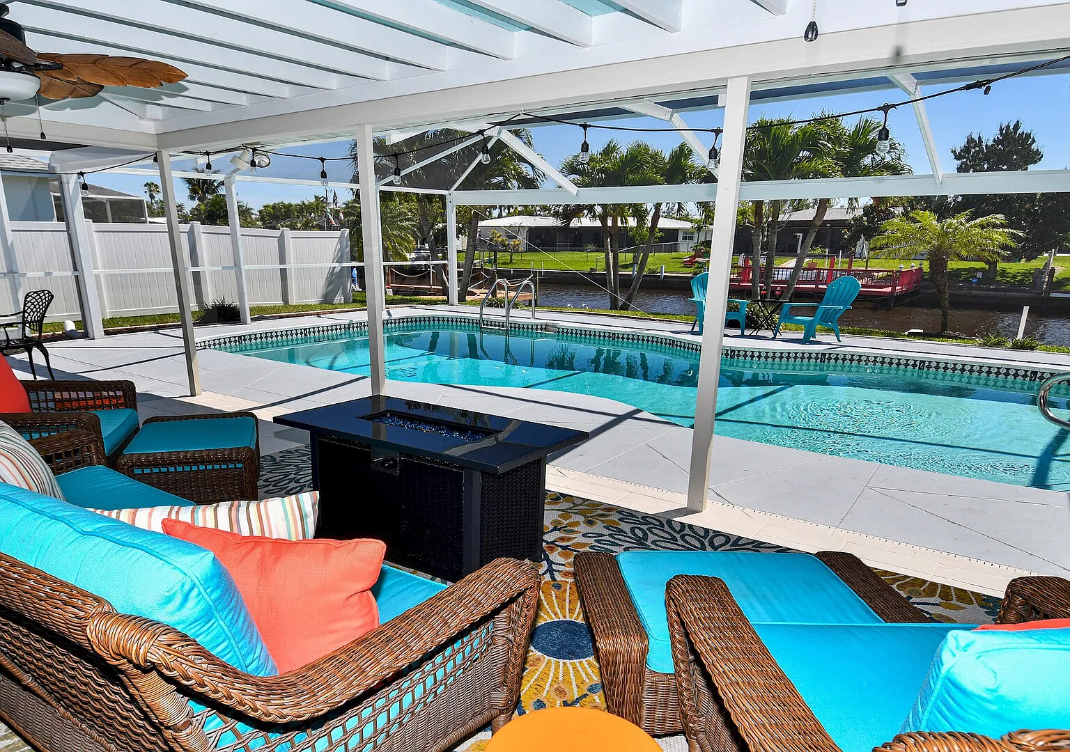 Coral Sunshine - large south terrace with pool/spa — Photo 1