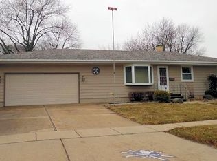 300 S 10th St, Rochelle, IL 61068