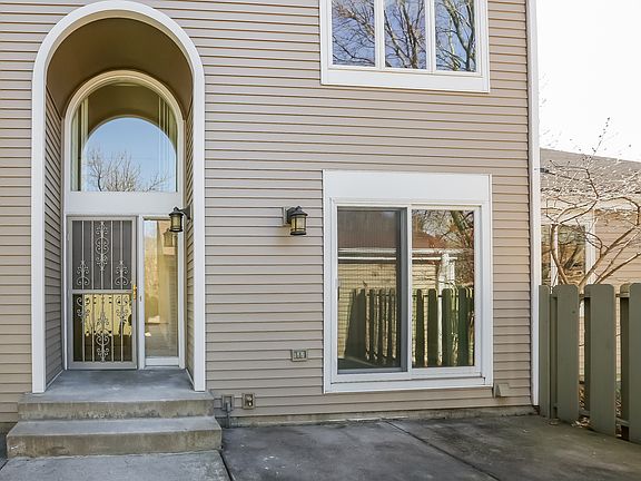 3rd image of 1206 Saint Clair Ave