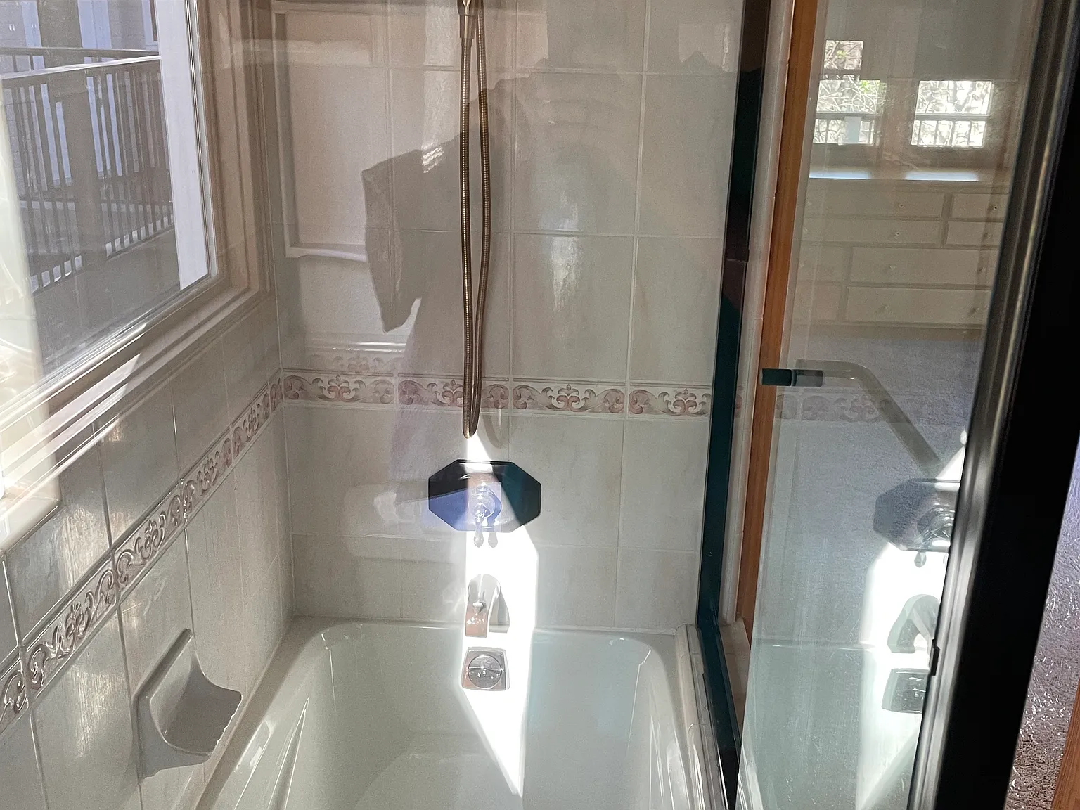 4 bed, $2,895 — Photo 4