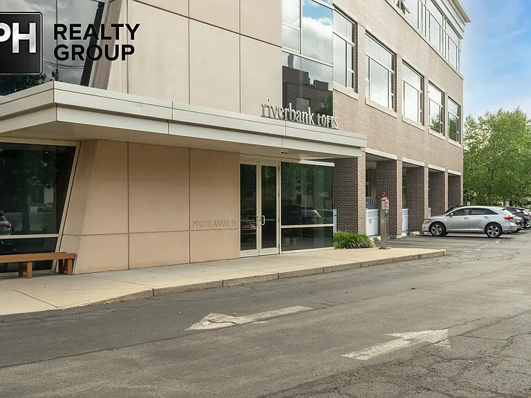 290 Pleasant St #213 — Photo 15