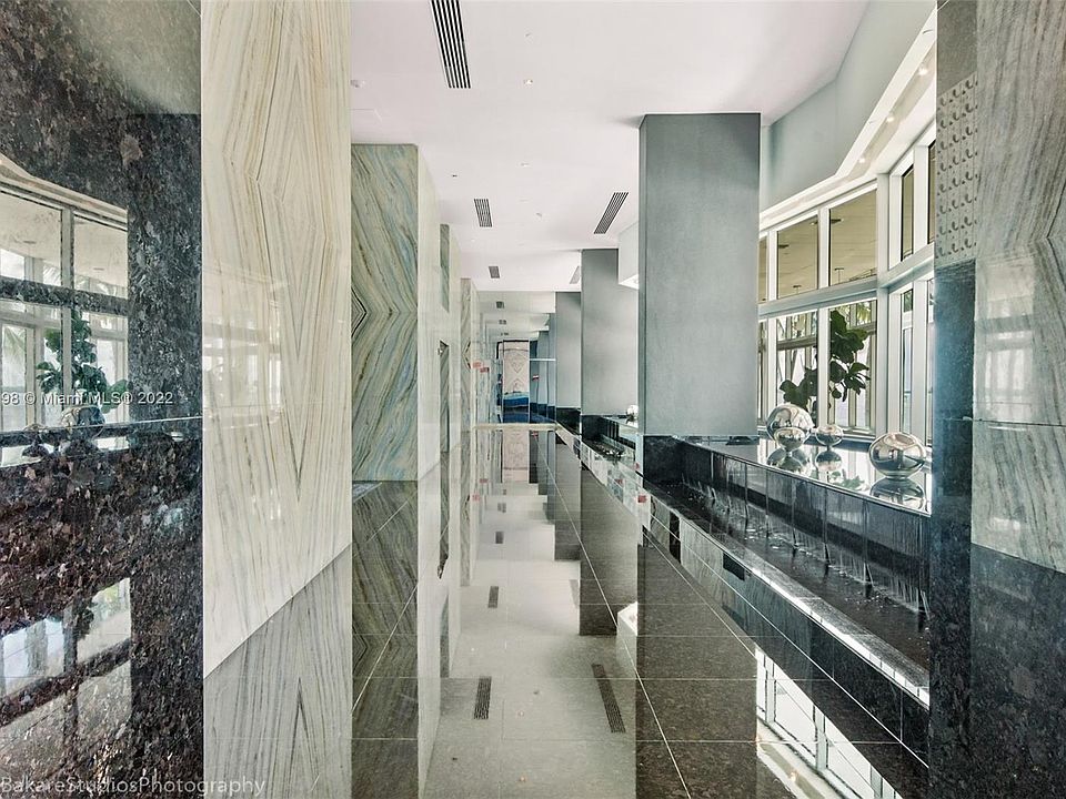 1st image of 325 Biscayne Blvd #1800