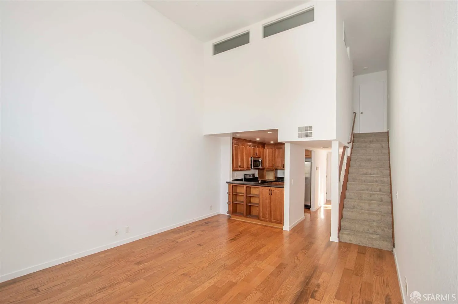 3 bed, 2.0 bath, 1400 sqft, $4,400 — Photo 4
