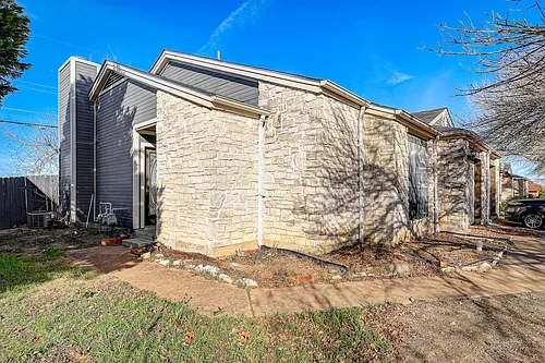 1406 Hyridge Cir Photo 1