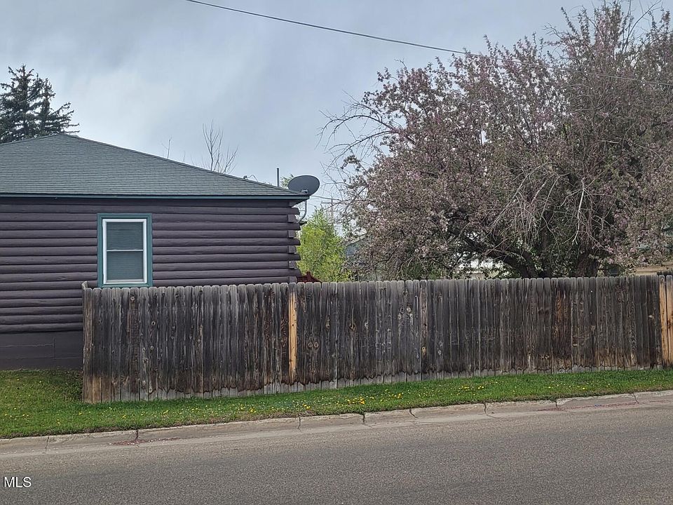 2nd image of 586 & 594 Tucker St