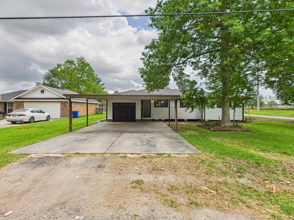 1519 Spring St, Nederland, TX 77627