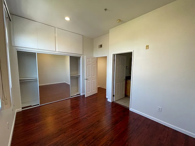 5330 Satsuma Ave — Photo 31