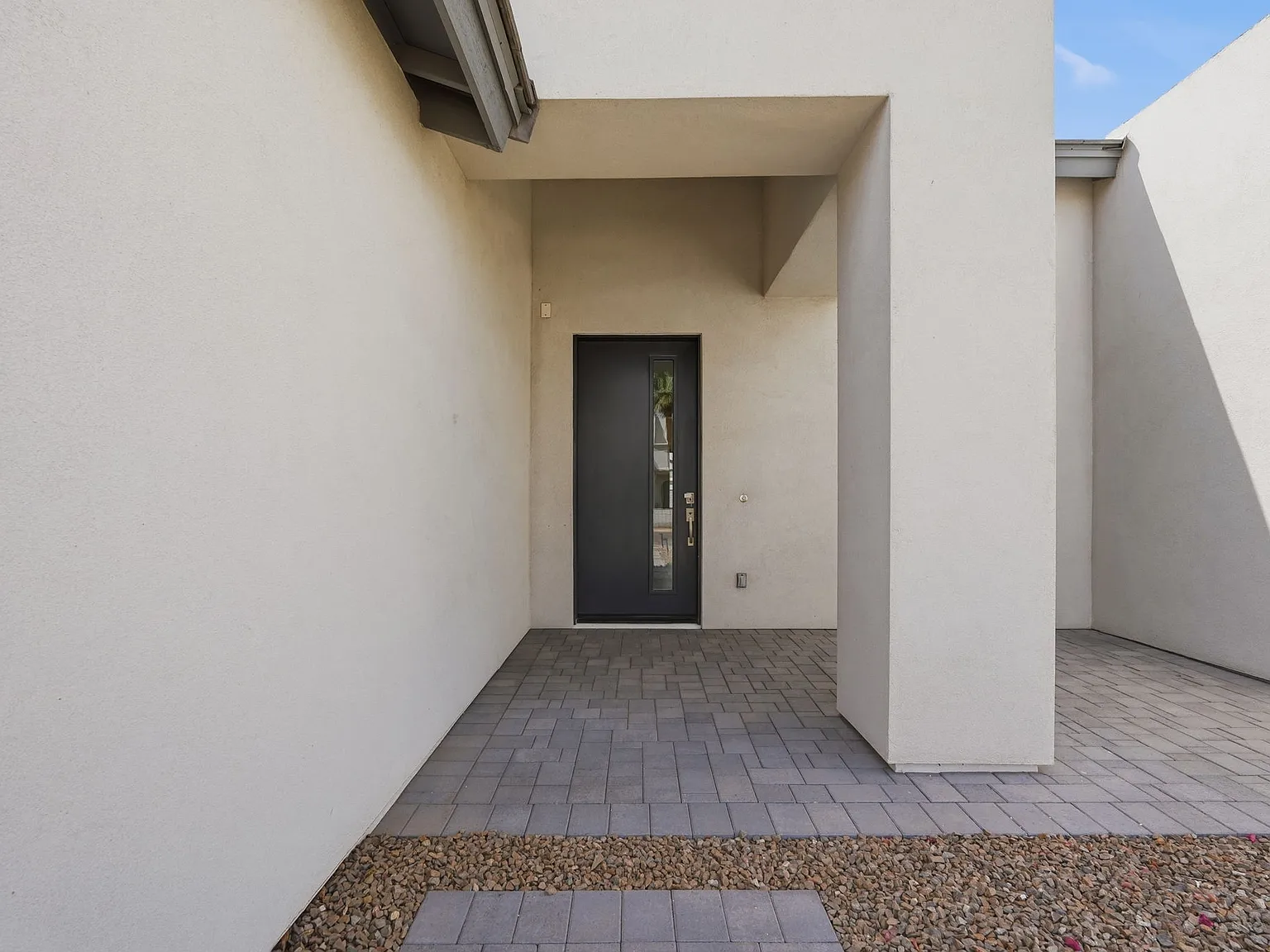 4 bed, 2765 sqft, $5,295 — Photo 4