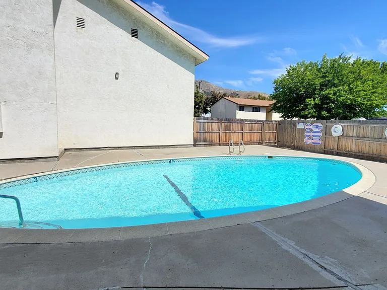 0175 1807 Abbott — Photo 3