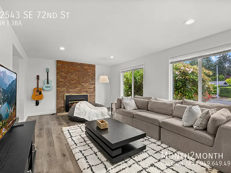 12543 SE 72nd St — Photo 2