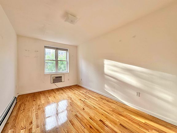 5th image of 31-12 43rd St #2F