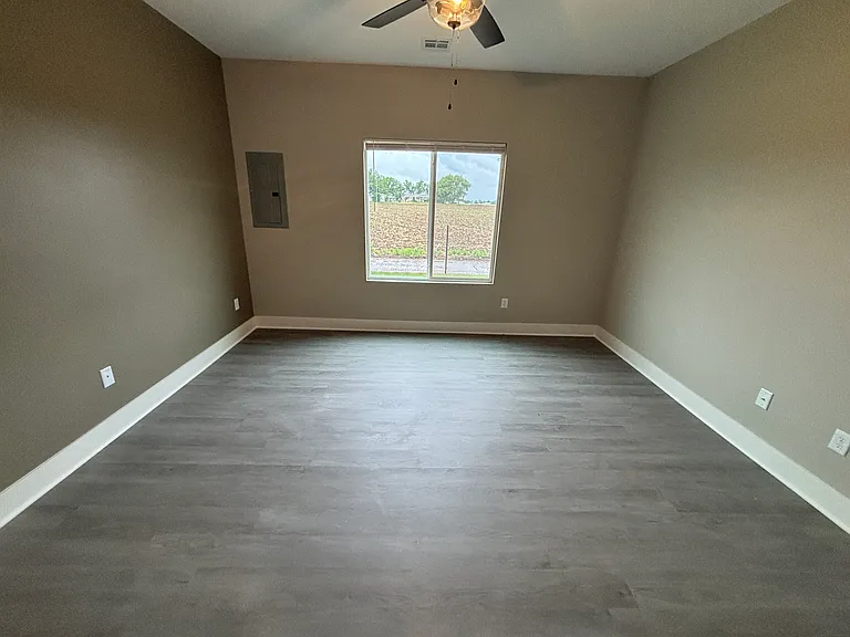 2139 Reece St — Photo 13