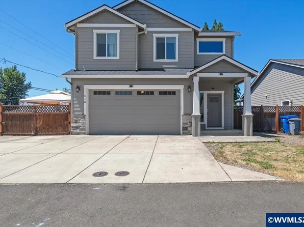 518 Red Cedar Ln NE, Salem, OR 97301