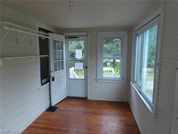 2nd image of 1108 Woods Dr
