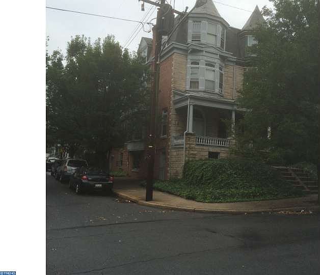 1st image of 422 Douglass St