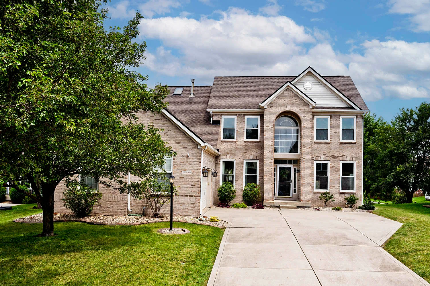4 bed, 3410 sqft, $2,650 — Photo 4
