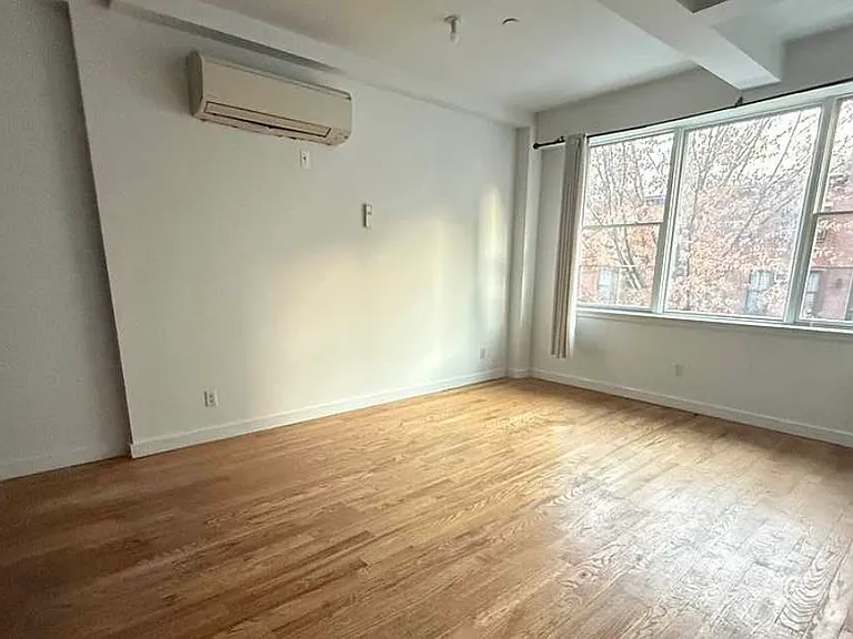 347 Union Ave #4 — Photo 2