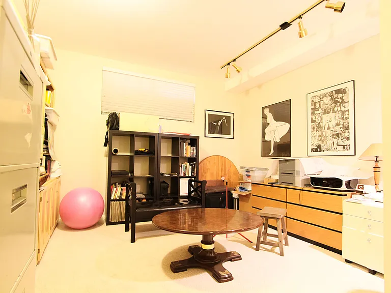 21820 Marylee St #225 — Photo 10